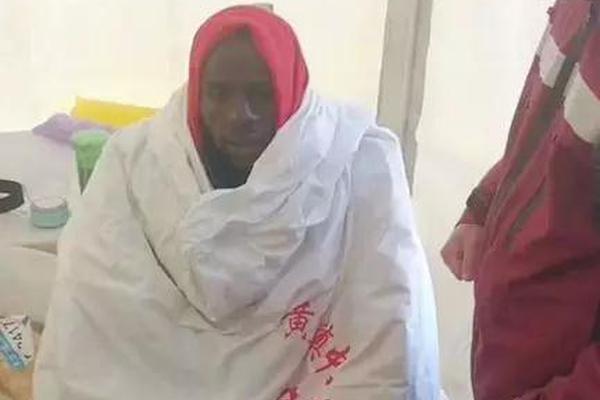 官方：弗拉门戈签下自由身的30岁中场萨乌尔，后者将身披8号球衣